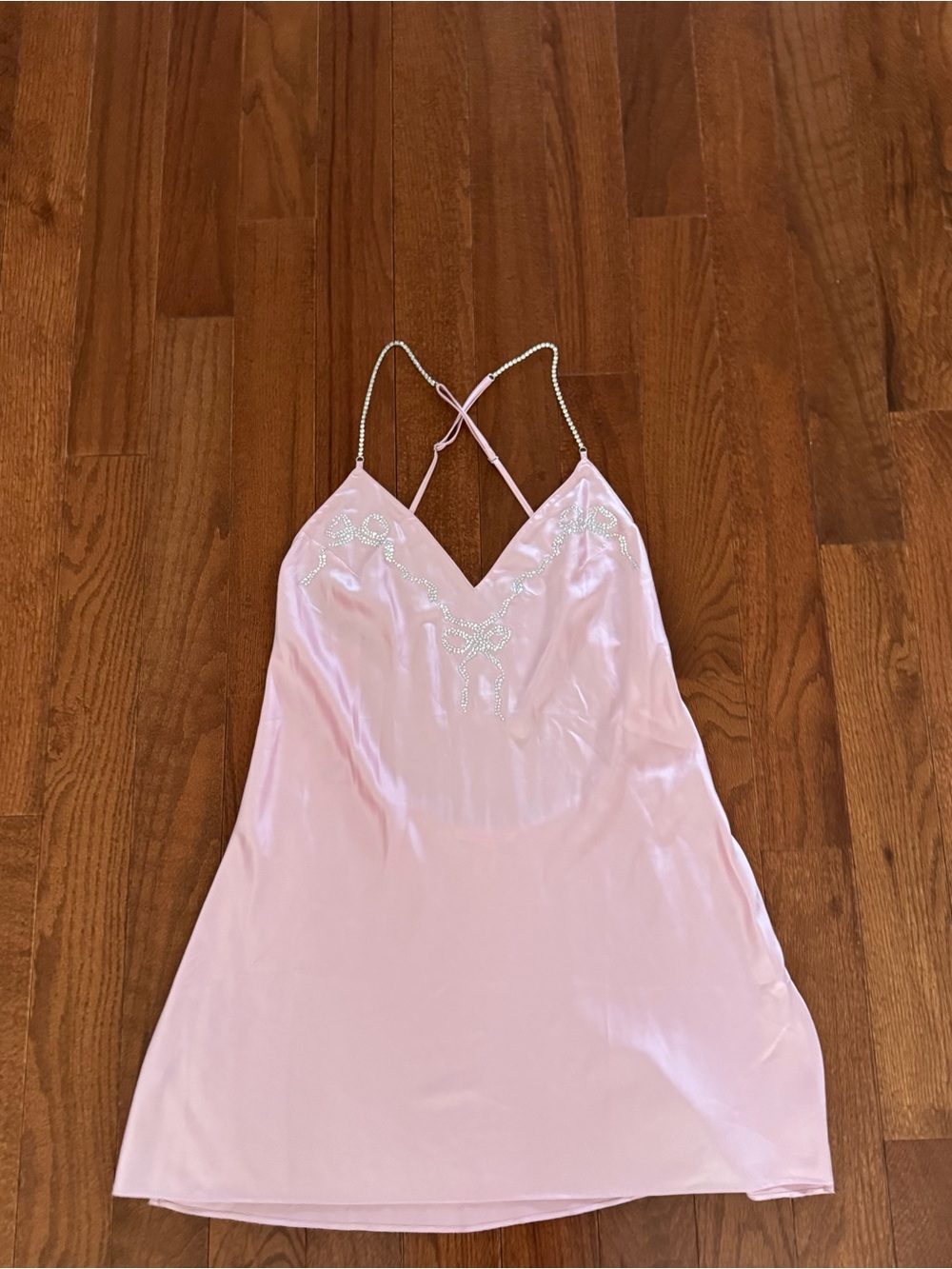 Victoria's Secret Light Pink Satin Slip with rhinestone Bow detailing! - Picture 2 of 7